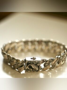 Clocks and colours Silver Fish and Wave Engraved Curb Chain Bracelet